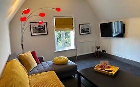 Green Corner Villa - Walls Hill - Cosy Luxury Apartment In Central Torquay With Free Parking & Ev